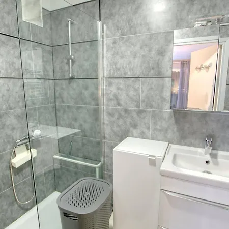 Appartement Centre - Parking Wifi Climatisation - Limestay *